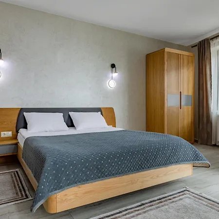 Otel Premium & Bukovel