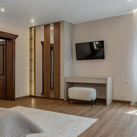 Hotel Premium & *